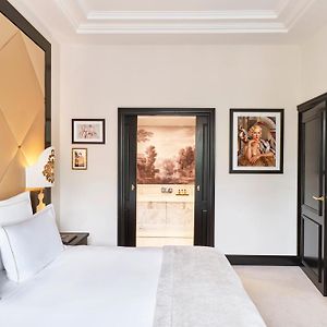 Prestige Champs-Elysées Suite